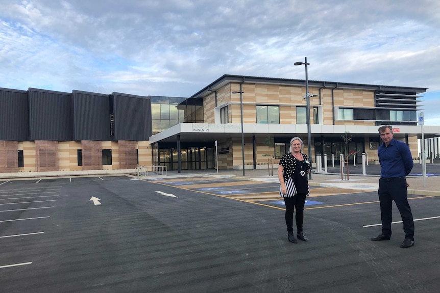 Deputy Director of Nursing, Lisa Slater and MNCLHD Chief Executive District Stewart Dowrick at the new Macksville Hospital.