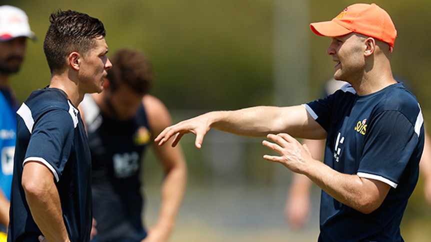 Gold Coast Suns 2017 draft Ben Ainsworth trains with Gary Ablett