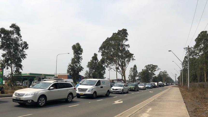 Cars queuing on the Princes Highway between Batemans Bay and Nowra.