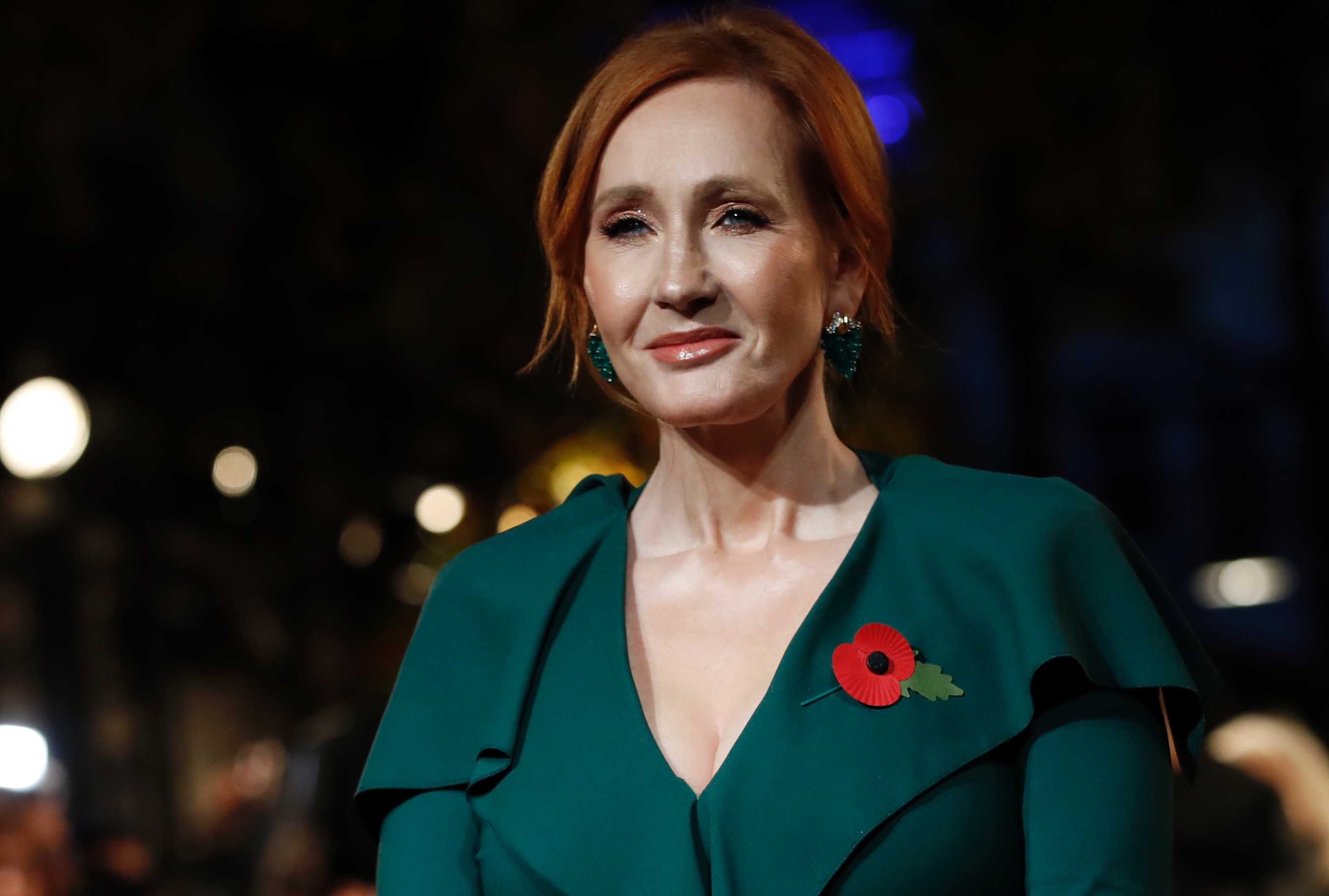 JK Rowling Returns Human Rights Award Over Transgender Backlash - ABC News