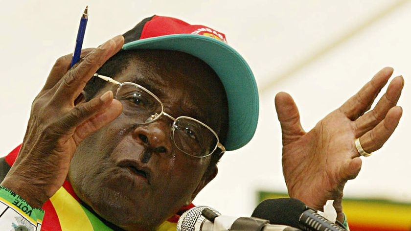 Zimbabwe President Robert Mugabe speaks to supporters