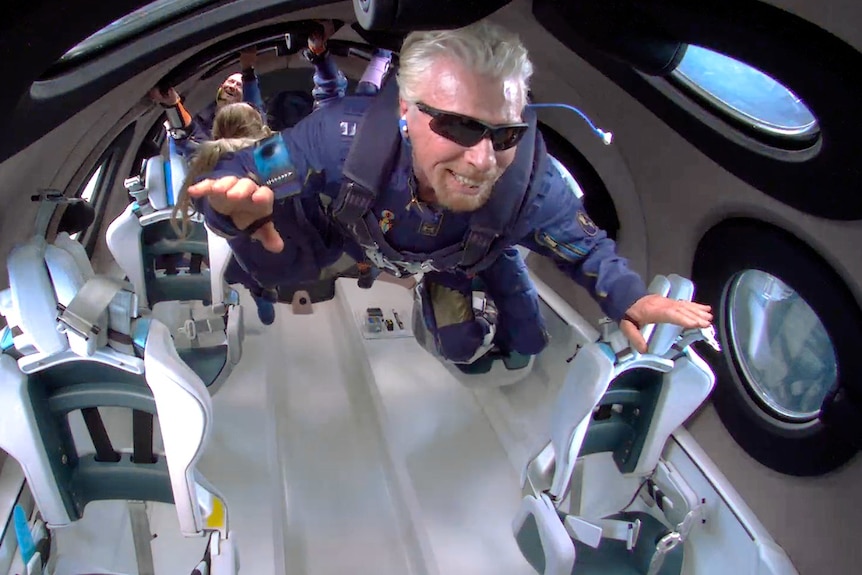 L'imprenditore Richard Branson nello spazio a bordo della Virgin Galactic Unity 22