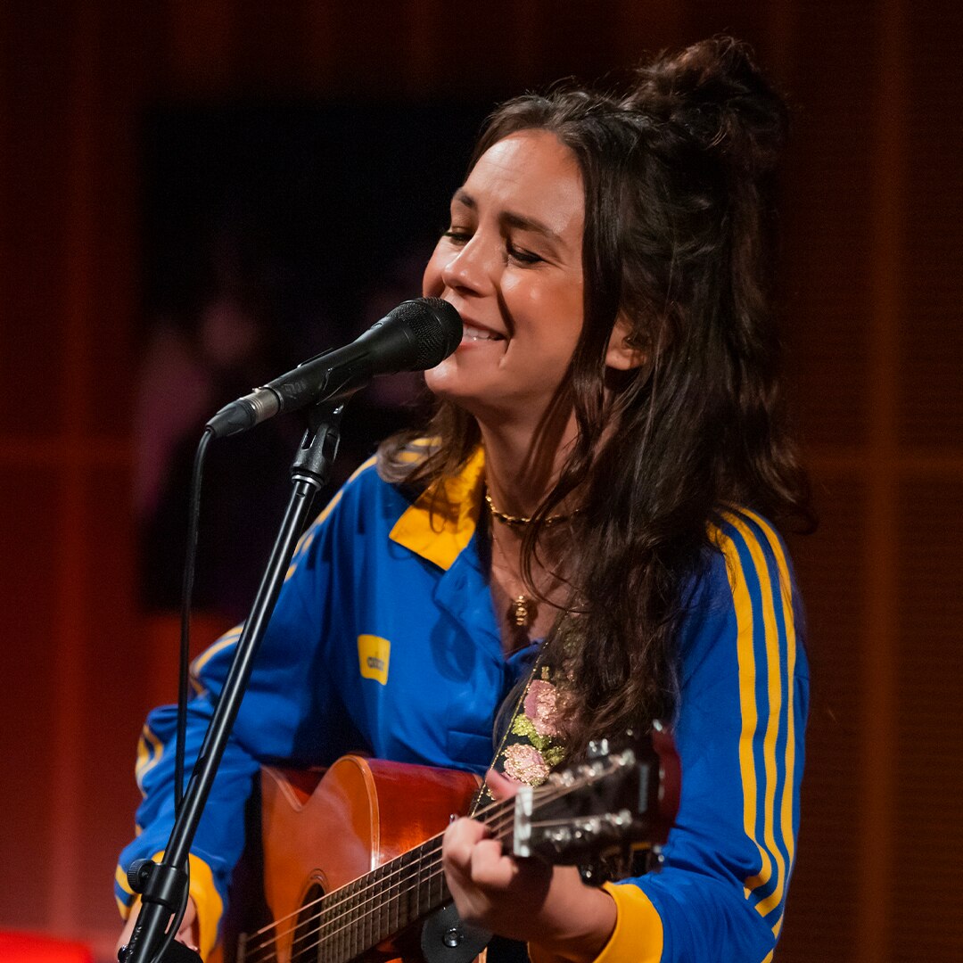 Amy Shark covers Fall Out Boy 'Sugar, We’re Going Down' for Like A Version