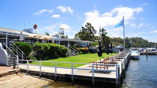 A pub fronting a waterway.