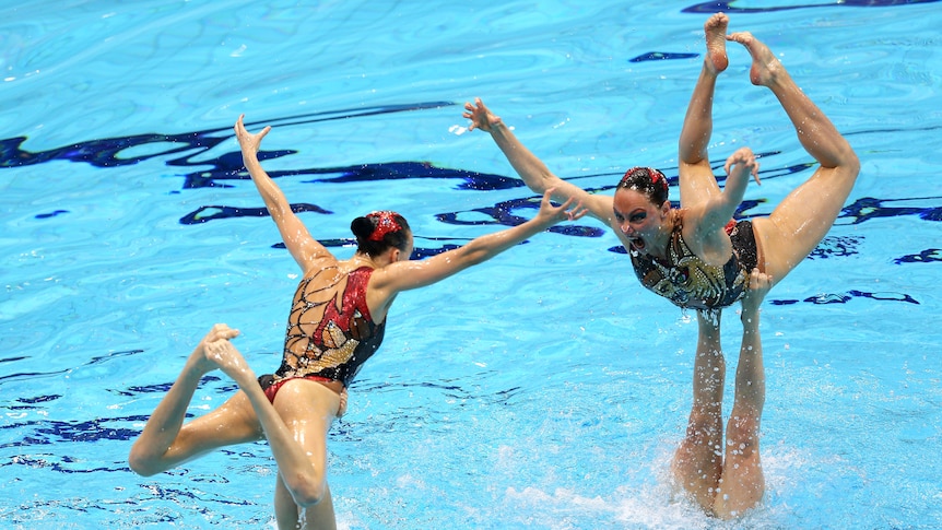 Russia wins synchronised swimming gold medal