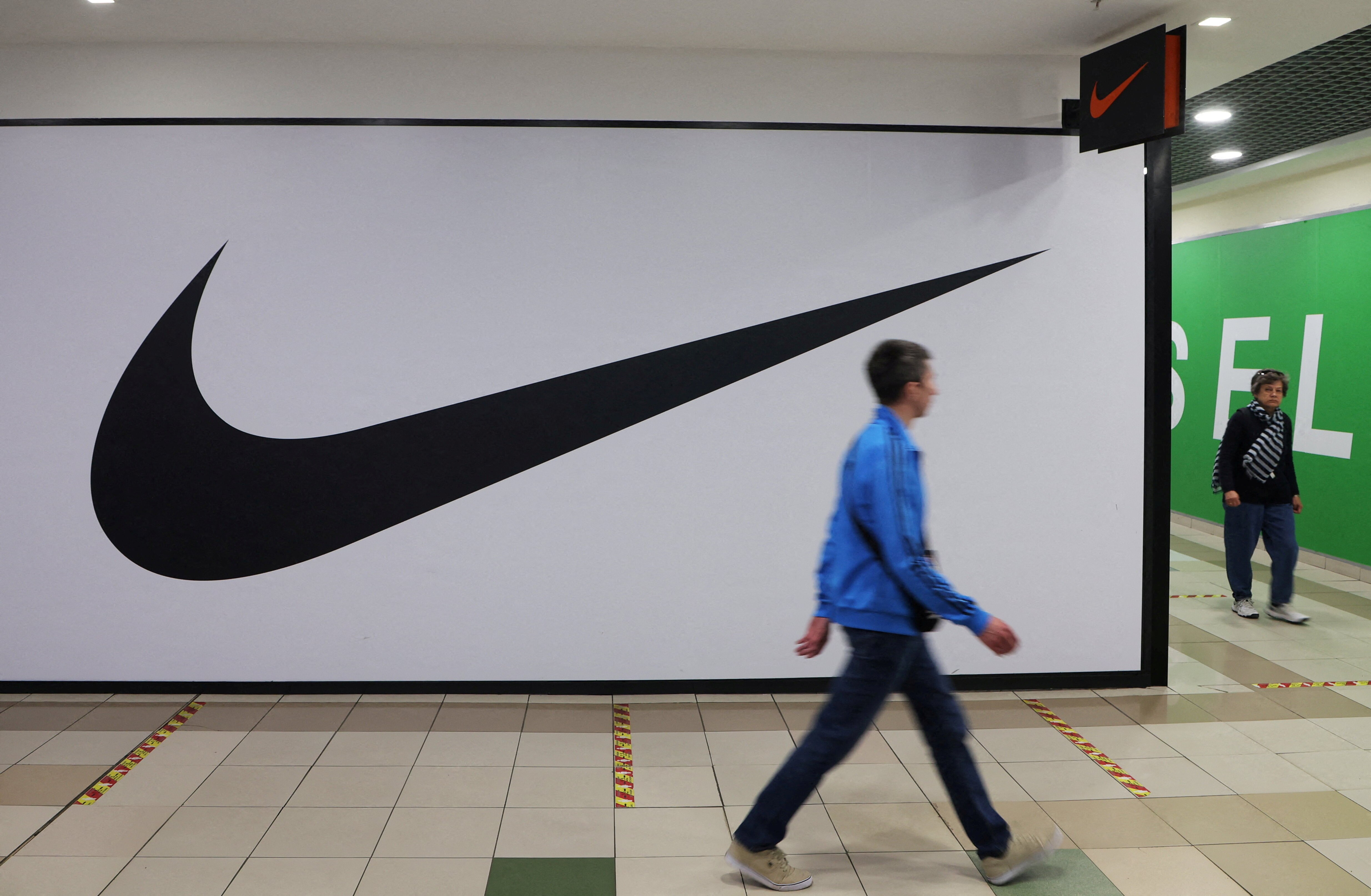 Nike To Leave Russia Months After Suspending Operations Joining Western Brand Exodus Abc News