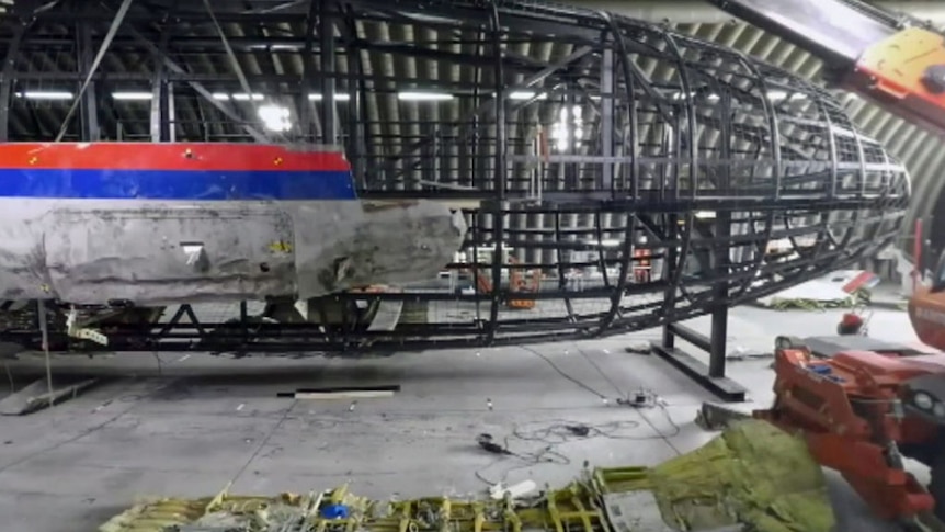 Time lapse video shows MH17 reconstruction from debris
