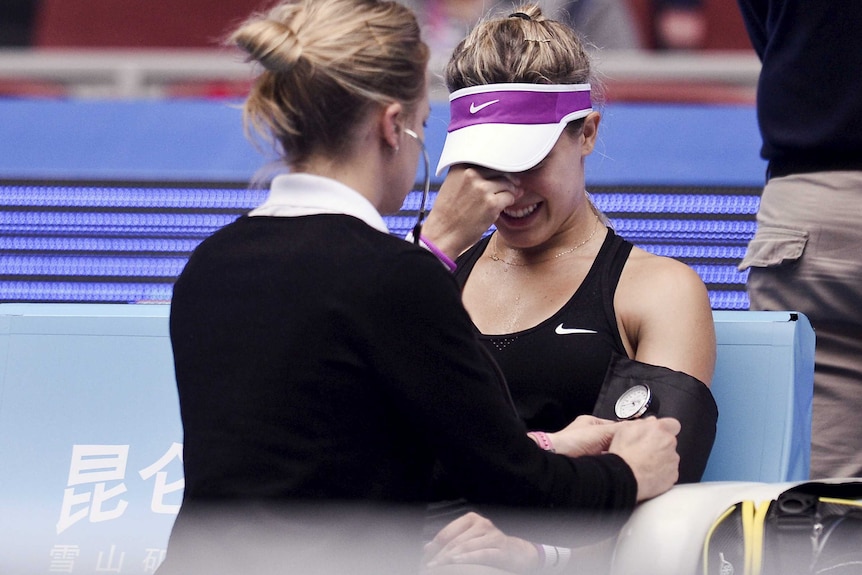 Eugenie Bouchard suffers from dizzy spell