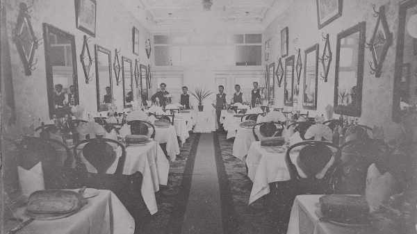 Heads Cafe Swanston St VIC 1917.jpg
