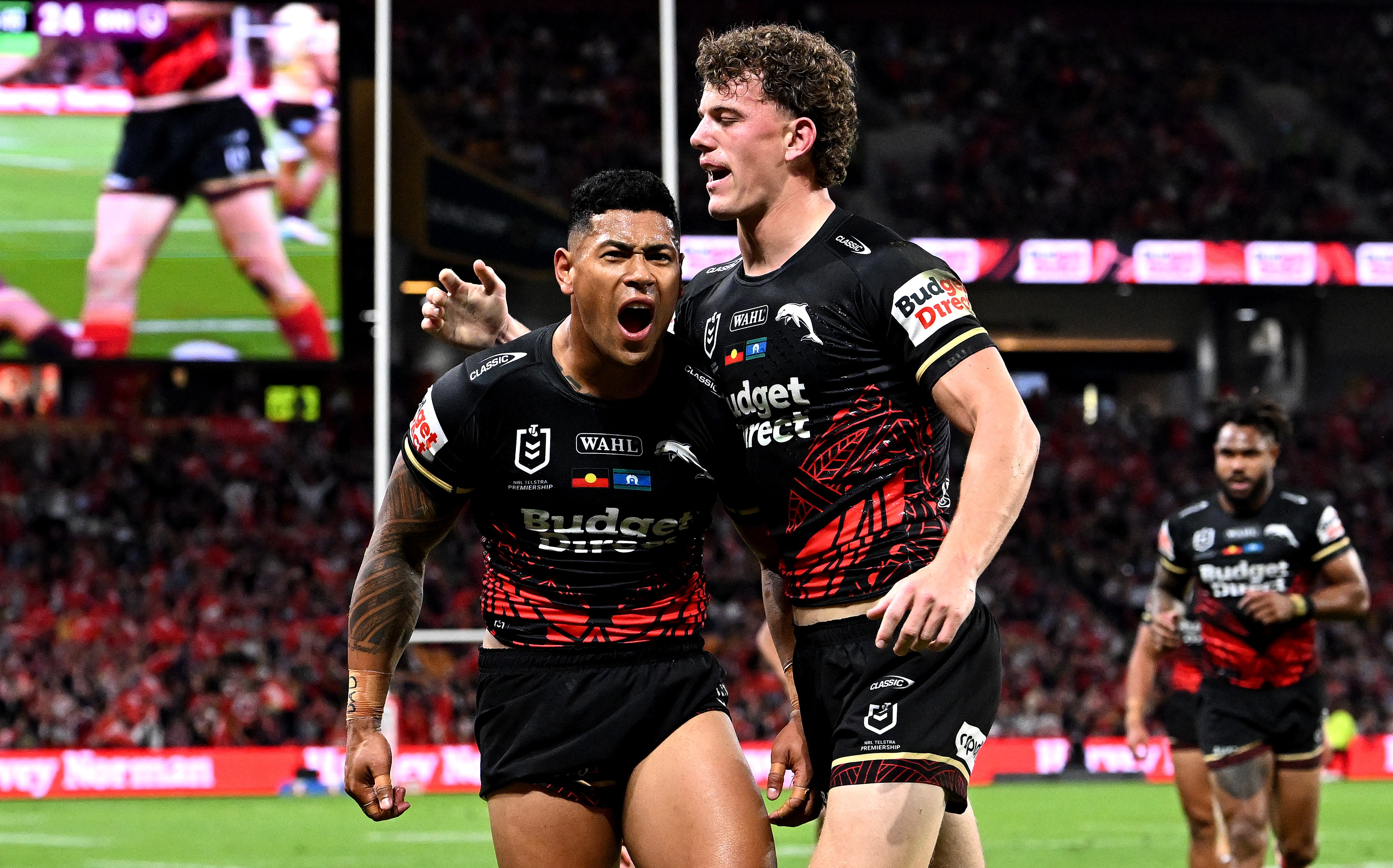 Live: Broncos, Dolphins share nine first-half tries in breathless Brisbane derby