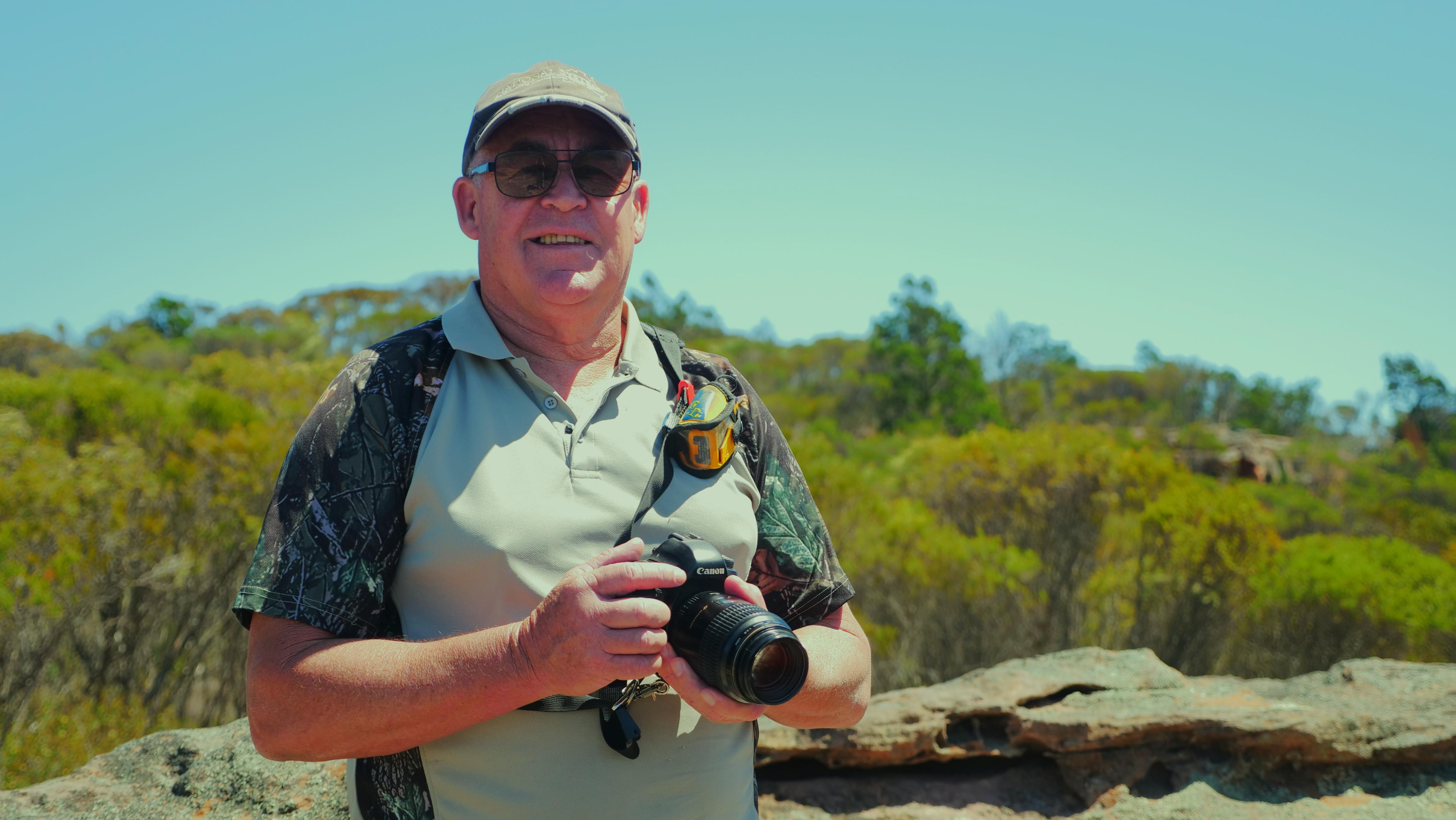 El hombre se encuentra 