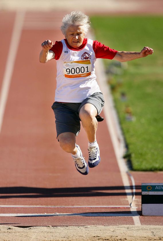 Fun, social contact most important for keeping seniors into sports, research finds - ABC News