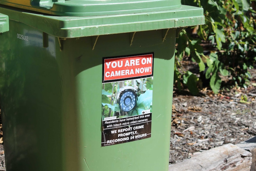 Crime prevention message on wheelie bin