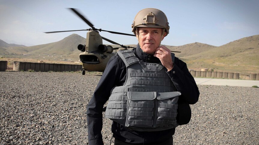 Malcolm Turnbull departs a Chinook in Kabul, Afghanistan to meet troops.