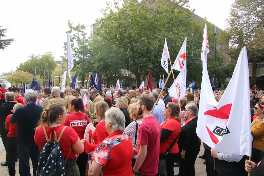 Hundreds of teachers take part in strike action in Launceston
