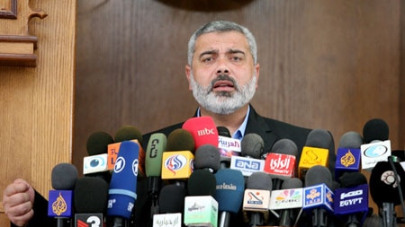 Palestinian Prime Minister and Hamas leader Ismail Haniyeh vows his government will not collapse even if its members are detained or killed.