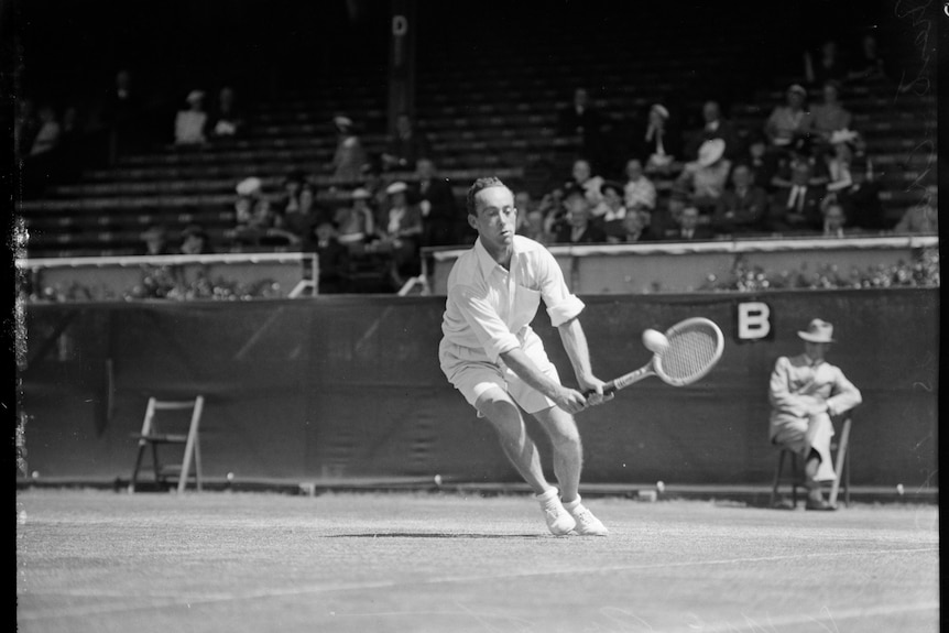 Vivian McGrath playing a two-handed backhand tennis shot