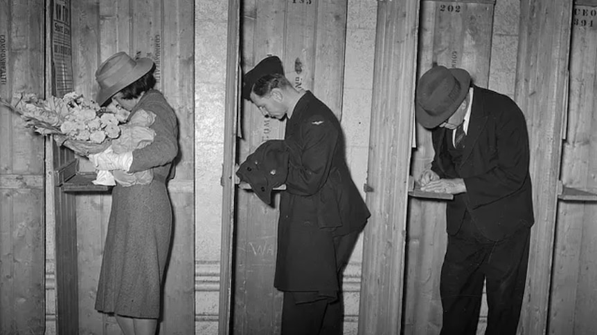 Voters in Western Australia cast their ballot in 1940.