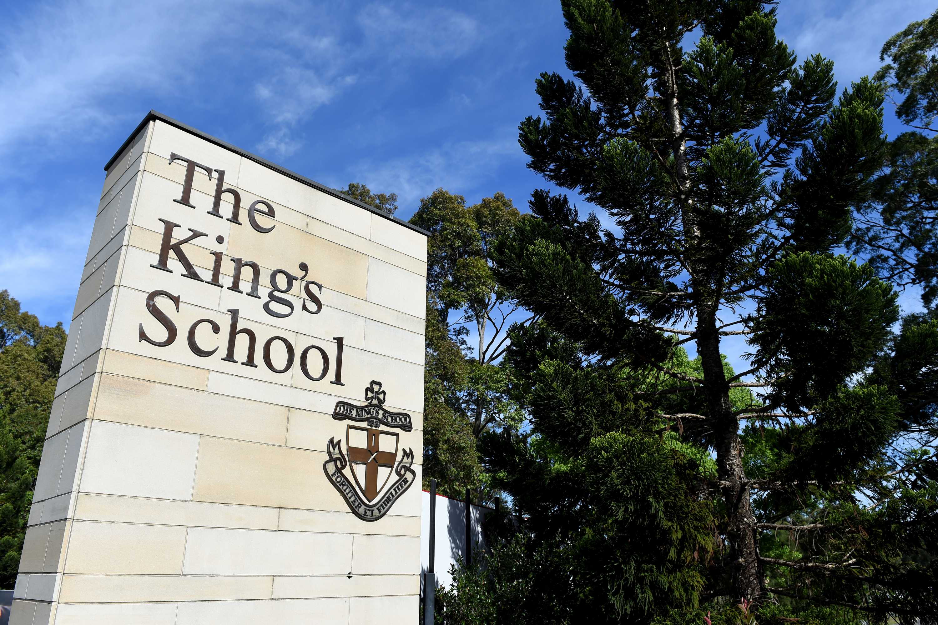 The Kings School signage