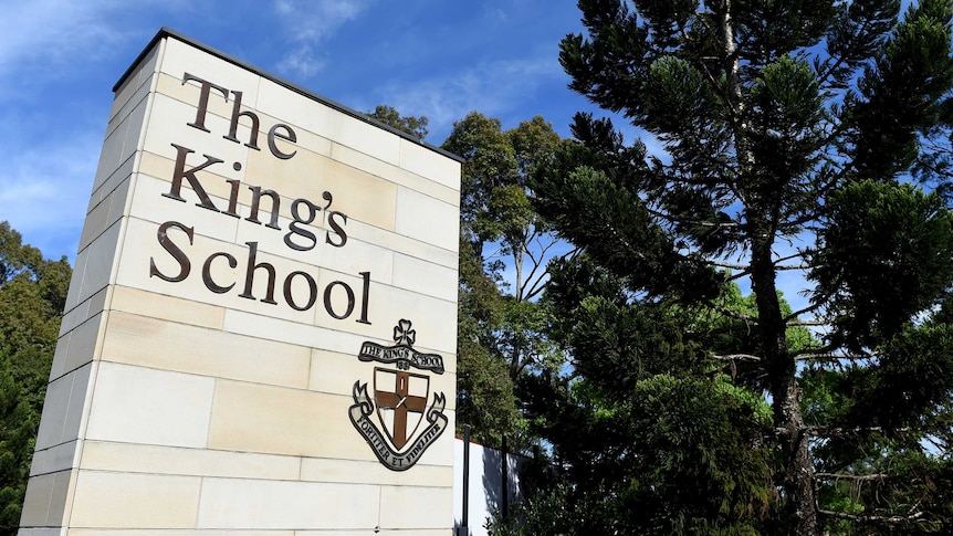 The Kings School signage