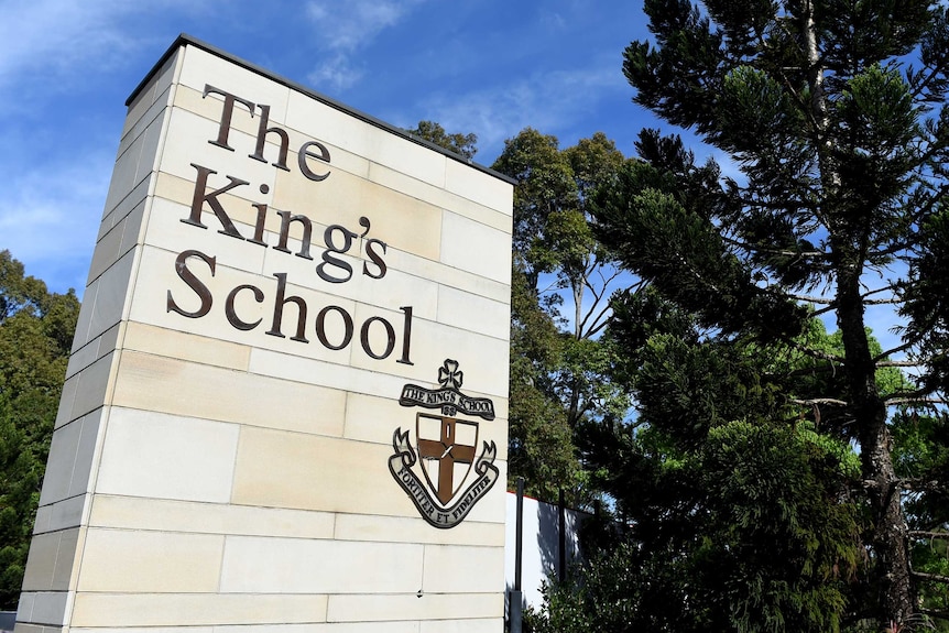 The Kings School signage