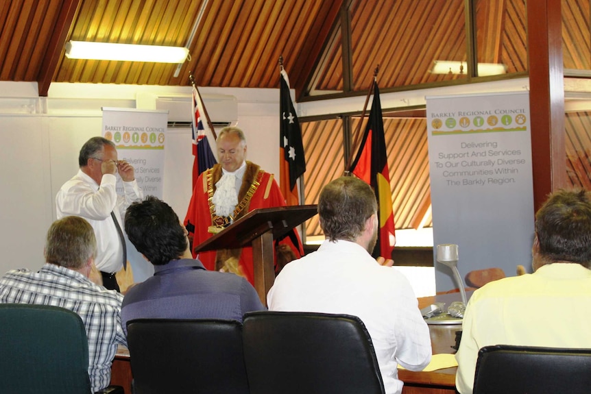 Steve Edgington is sworn in as president of the Barkly Shire Council