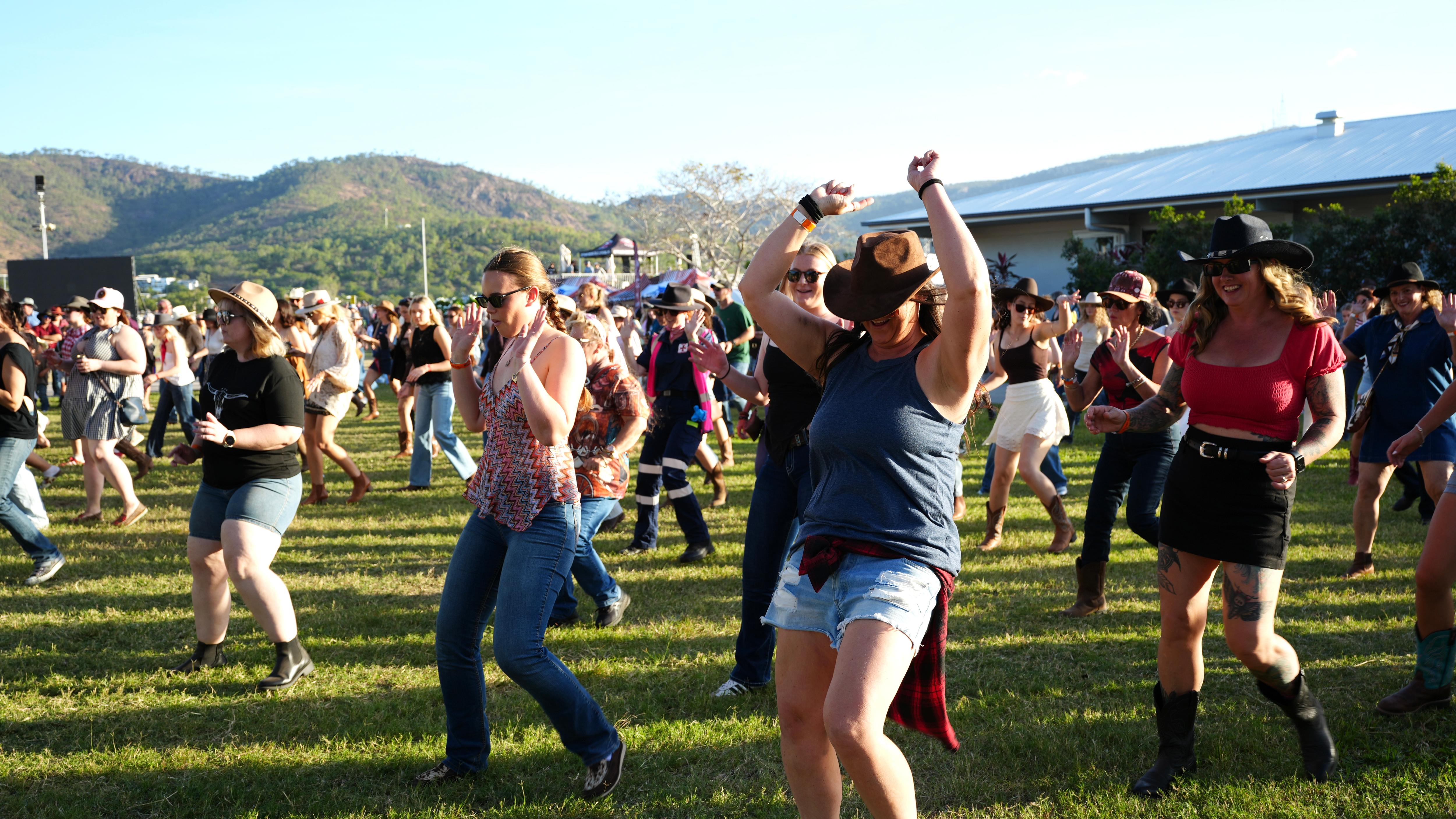 People line danceing.
