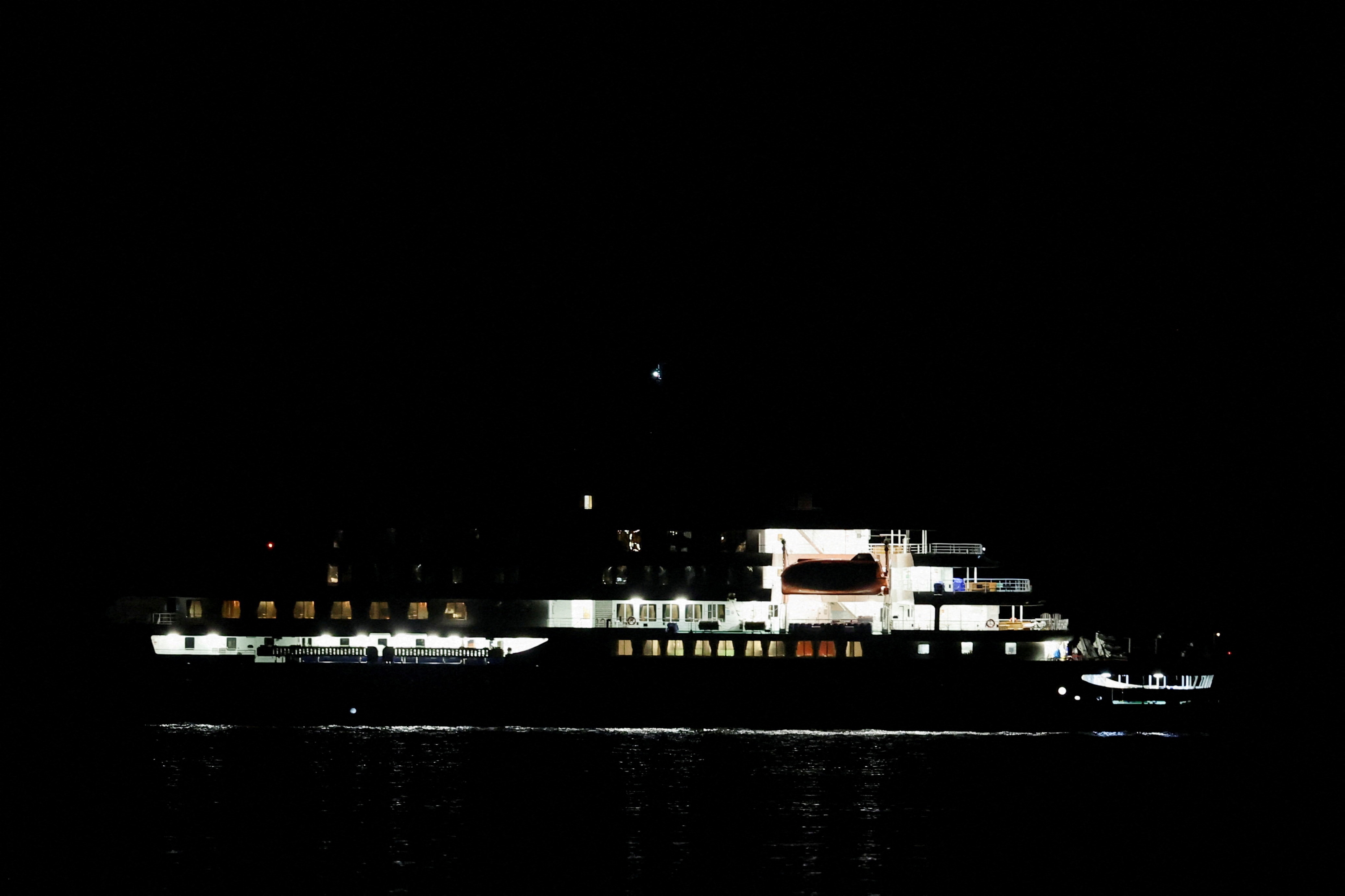 Hantavirus-hit cruise ship arrives in Canary Islands, only to anchor at sea