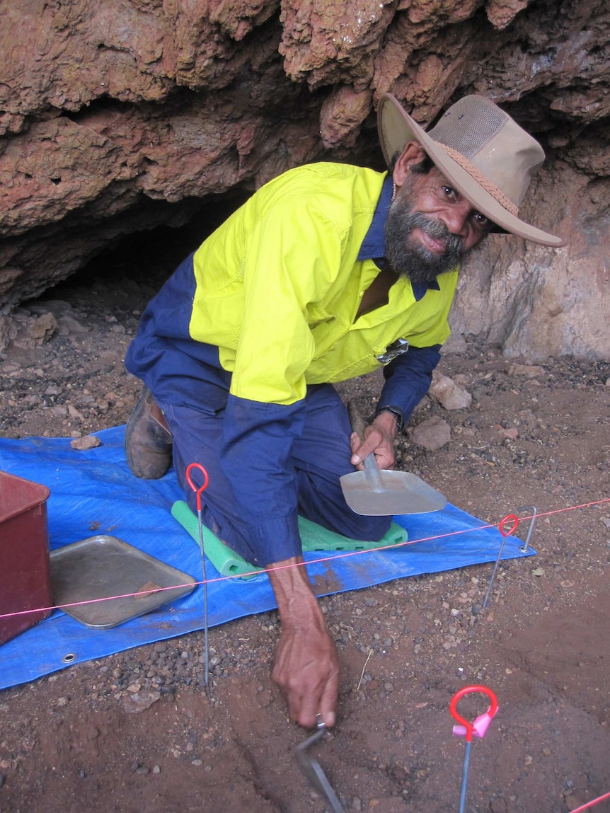 Excavating at Yalibirri Mindi rock shelter