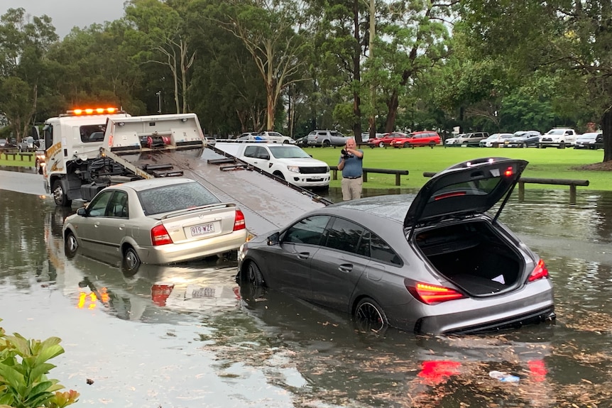 Currumbin cars