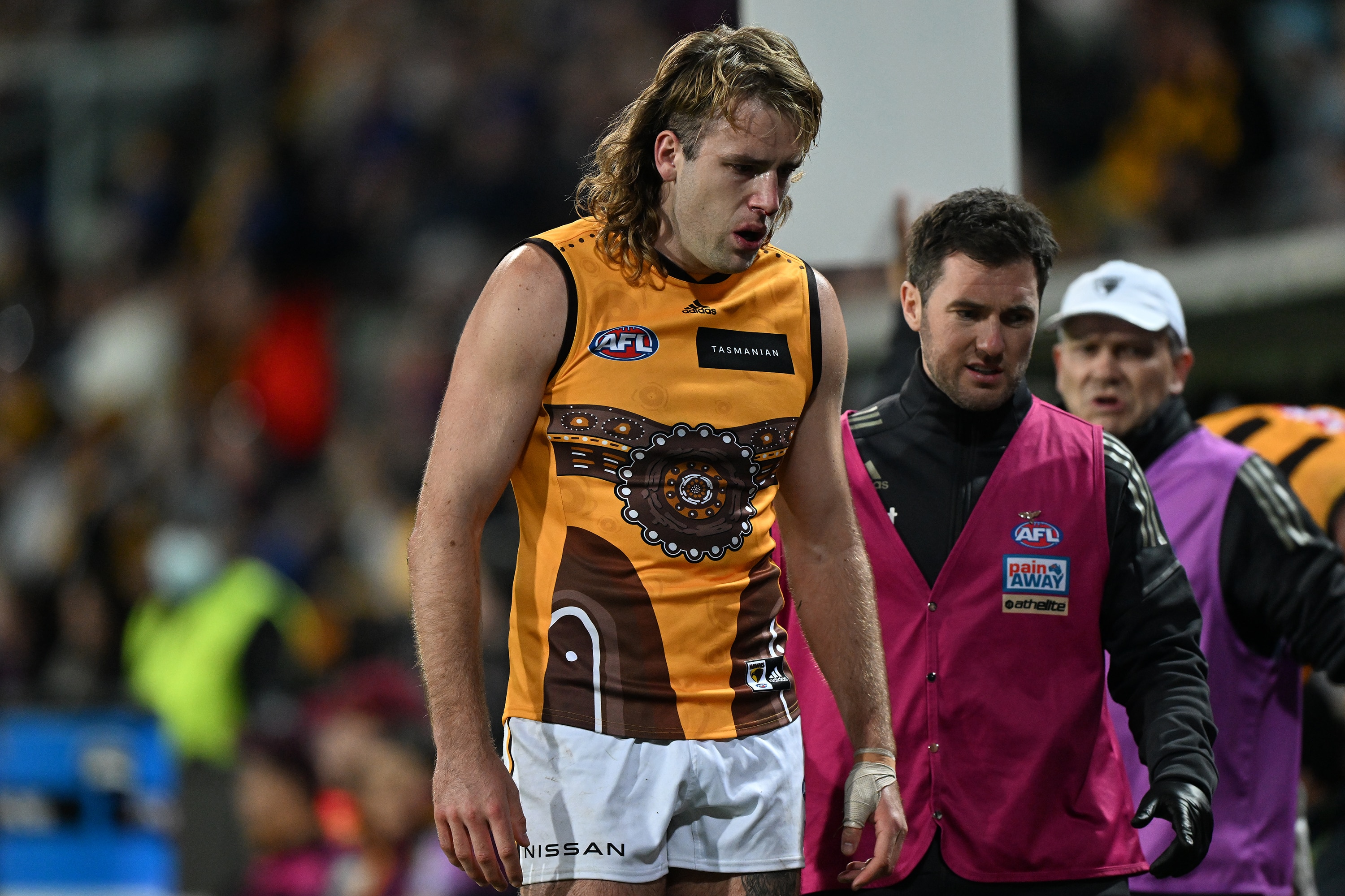 Hawthorn ruckman Max Lynch forced to retire over concussion fears, as Port  faces more scrutiny over protocols - ABC News