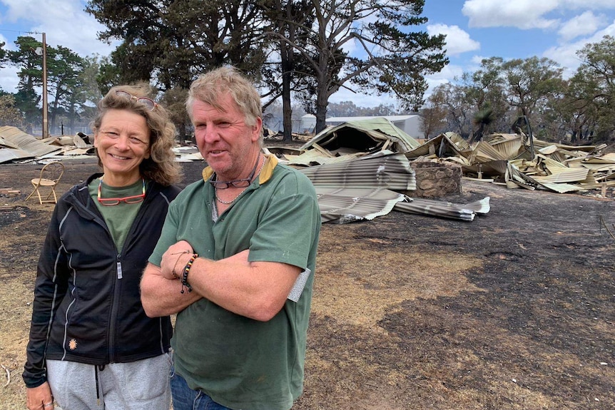 Kangaroo Island locals Simone Krohn and Jonny Glyne have lost their gallery and cottage in the blaze.