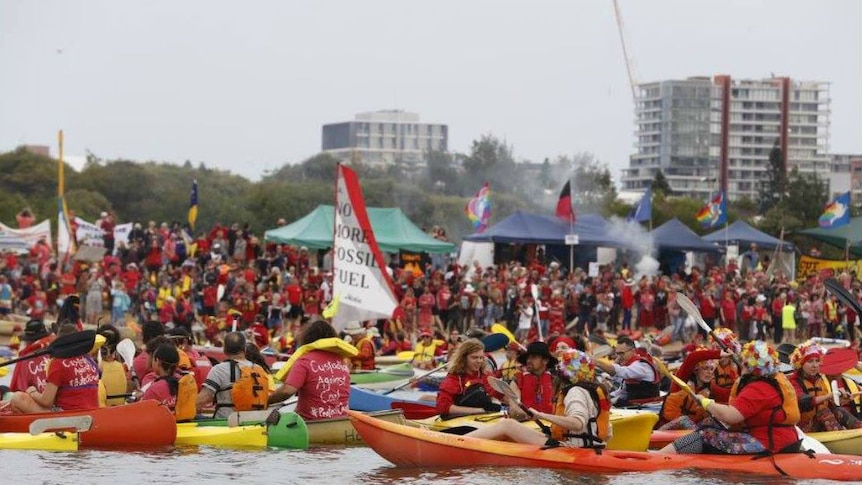 Protesters descend on Newcastle as flotilla attempts to stop coal exports -  ABC News