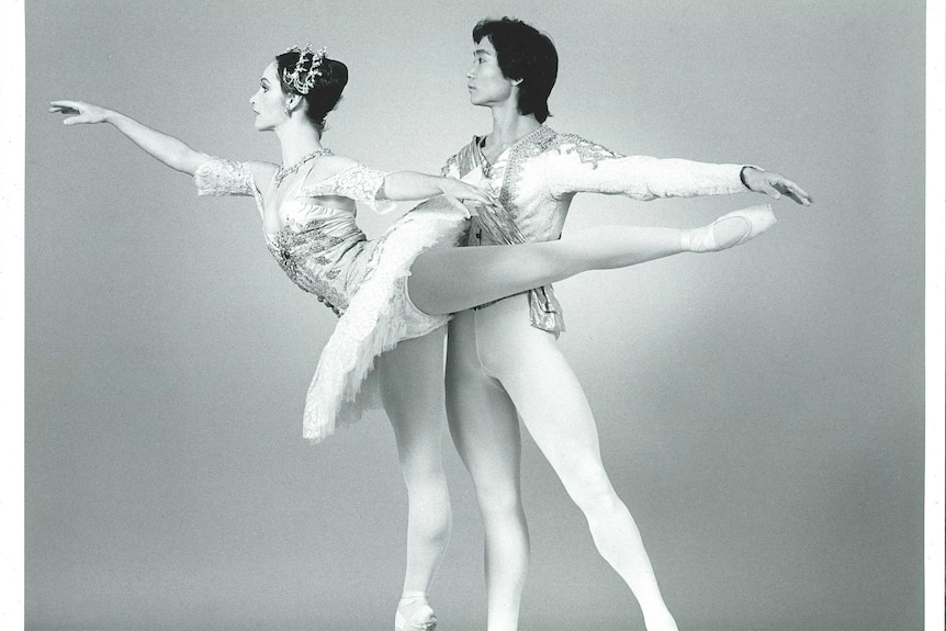 Li Cunxin and Mary McKendry performing in Sleeping Beauty in 1990 for Houston Ballet