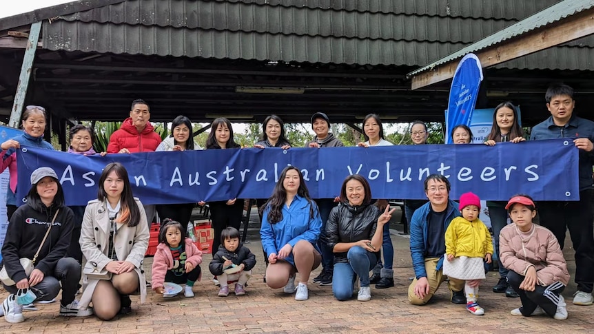 asian volunteers
