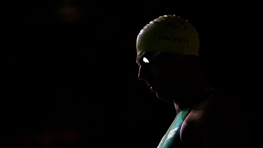 Grant Hackett prepares for the Men's 400m Freestyle final