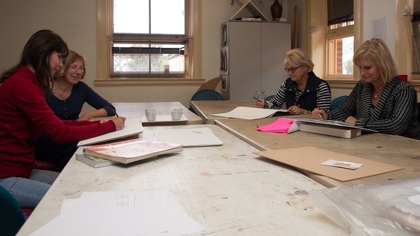 Ildiko Tessenyi, Julia Wakefield, Sue Wright and Angy Anderson in an art class.