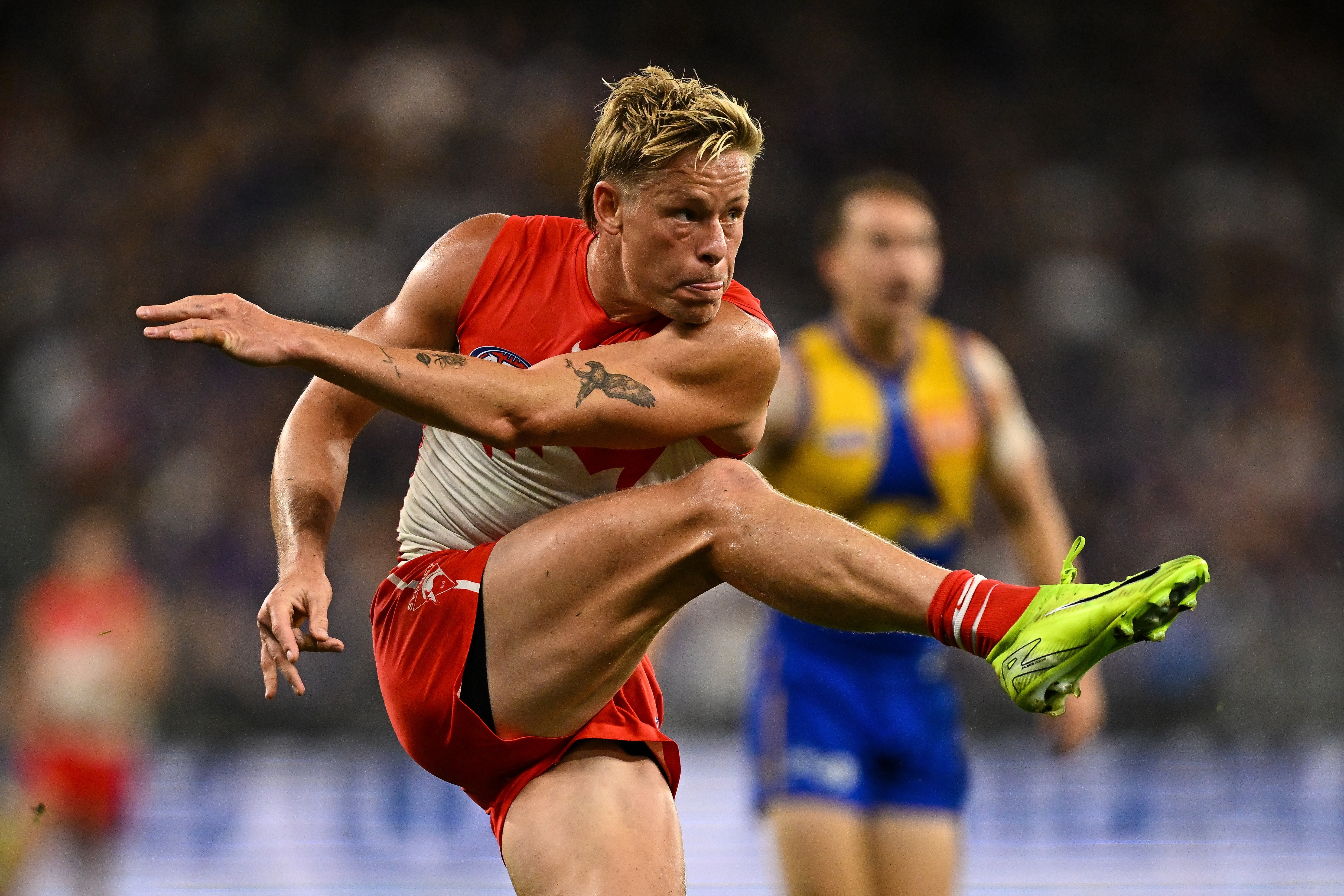 Breaking: Heeney 'looking forward' to addressing Swans teammates after ban