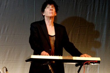 Performing with Einstürzende Neubauten‎, 2011