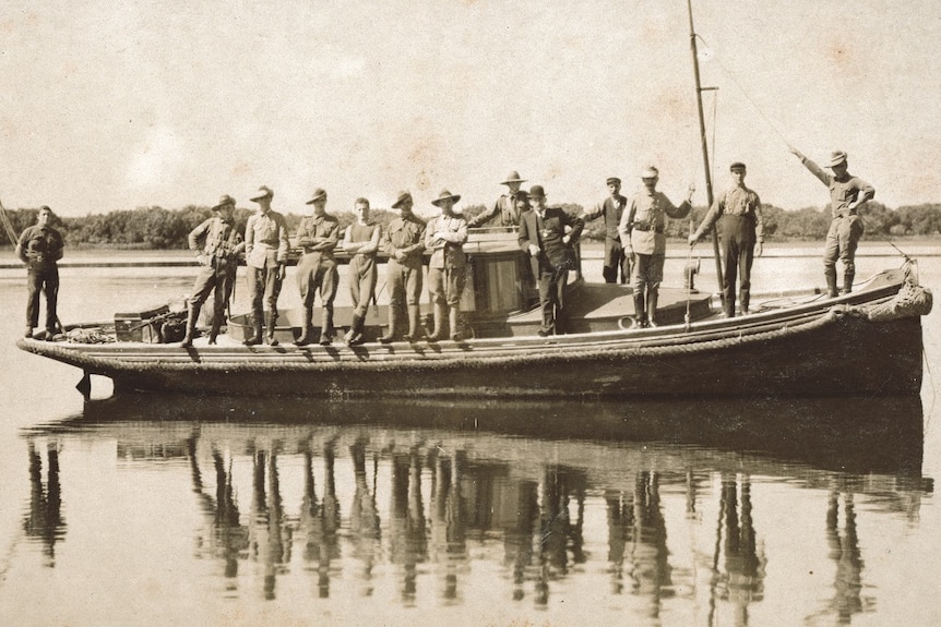 Arrival of a prisoner on Torrens Island 1914. National Library of Australia 5016753.