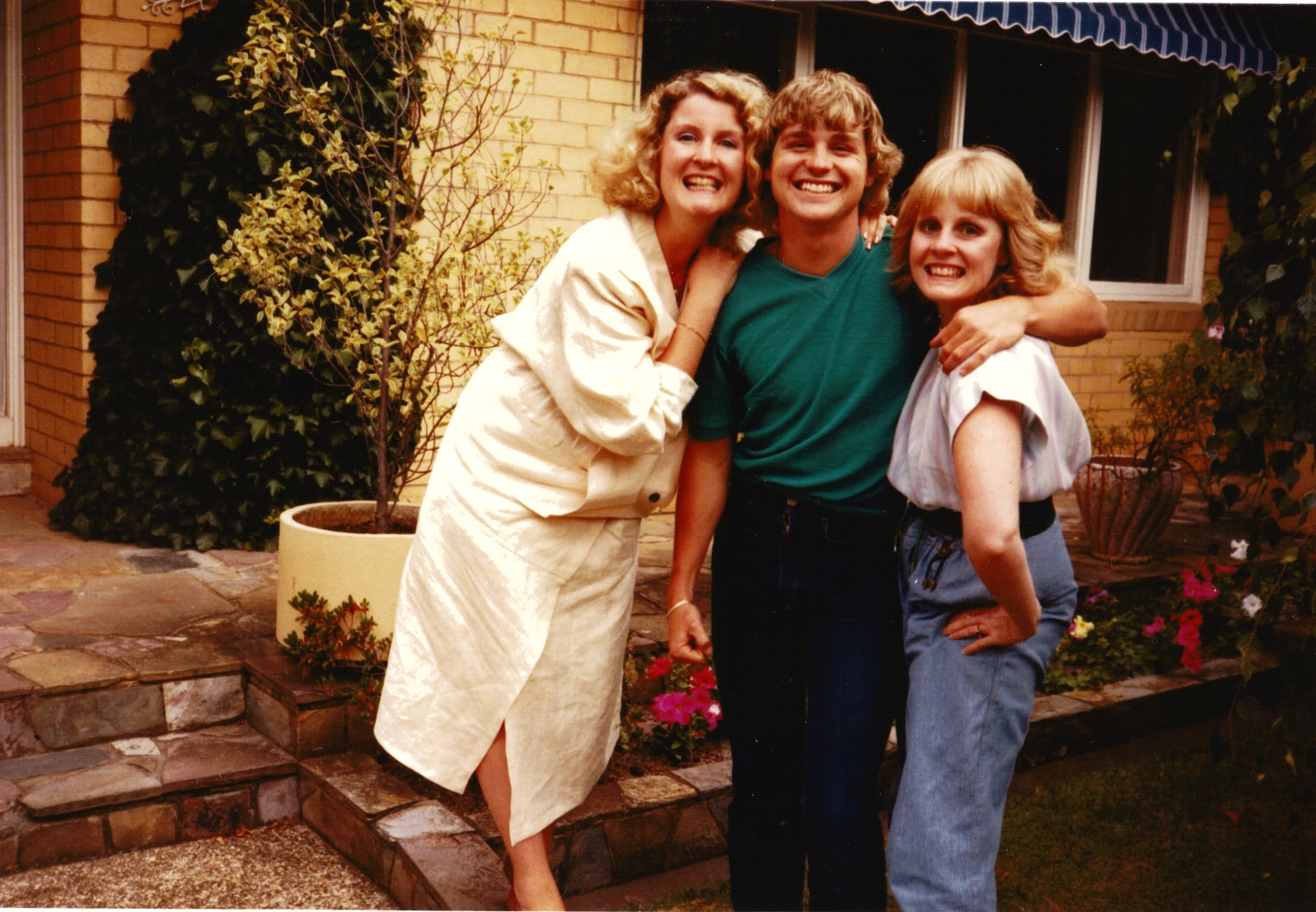 Ian Walker's death haunted his friends. His sister's love solved the mystery