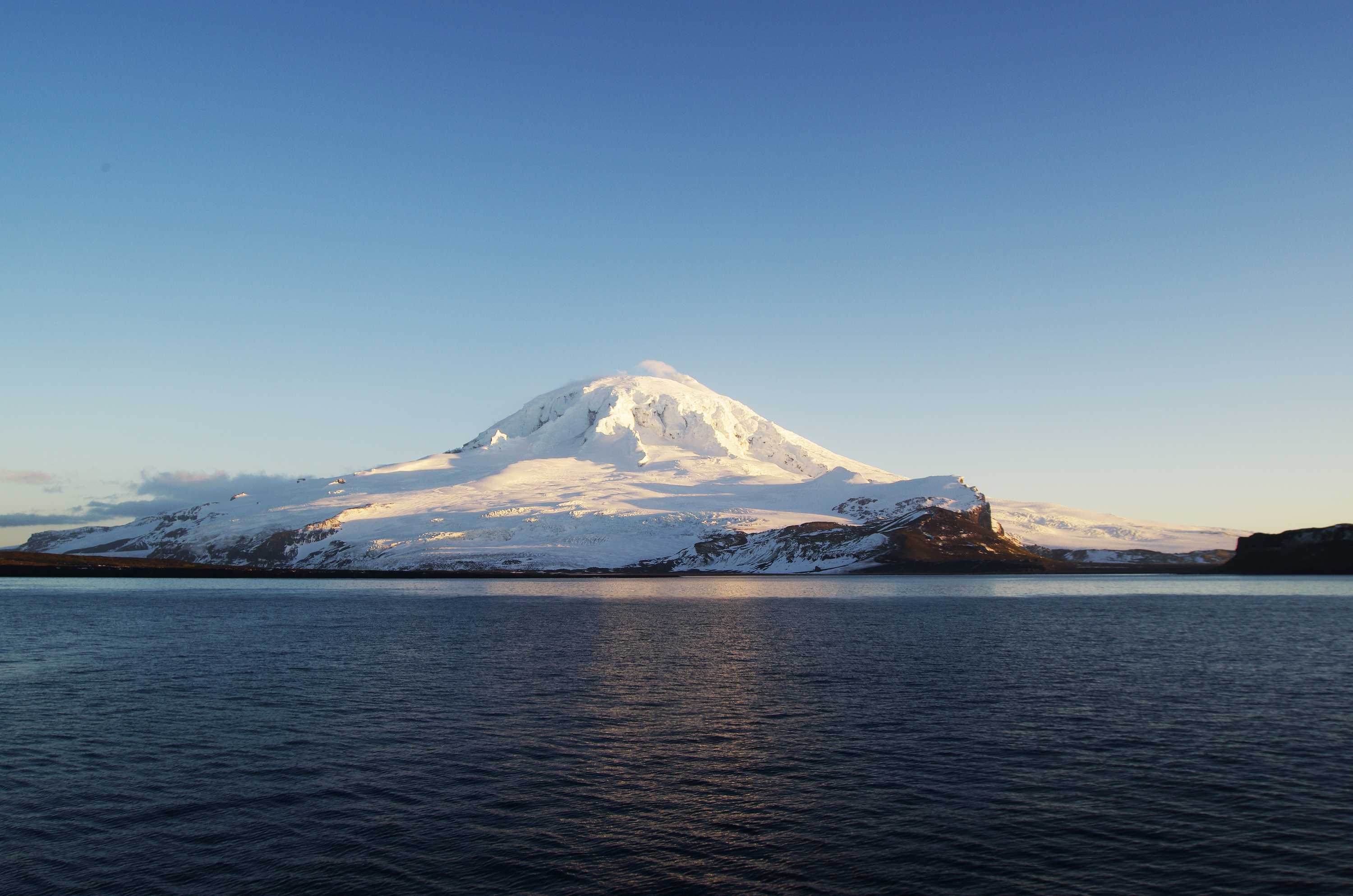 Остров херд фото Heard and McDonald Islands (Australia) Heard island and mcdonald islands, Heard