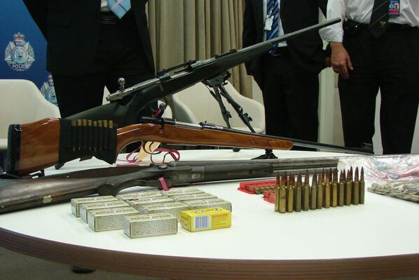 Armed robber weapons in Perth 23-05-2008