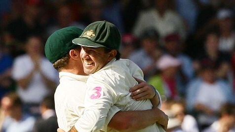 Pakistan surrendered its final nine wickets for 89 runs as Australia romped to victory in Sydney.