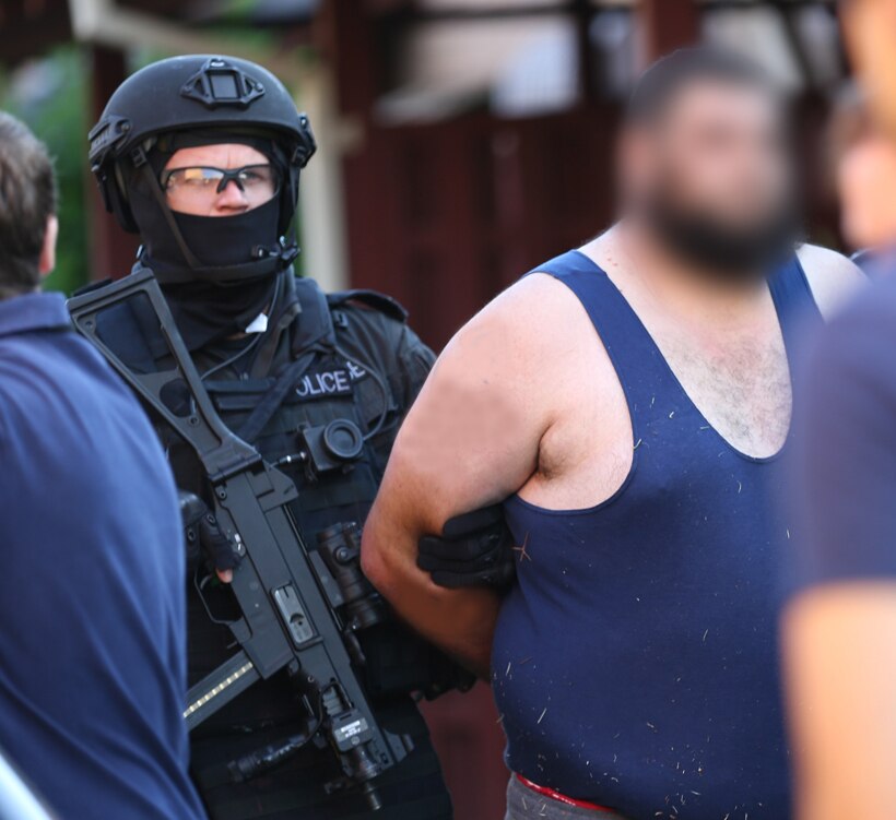 21yo man charged after counter-terrorism police 'find guns, ammunition' in  Sydney raid - ABC News
