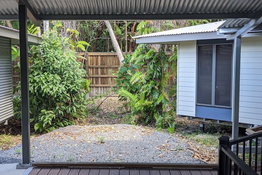 Patch of gravel in front of building