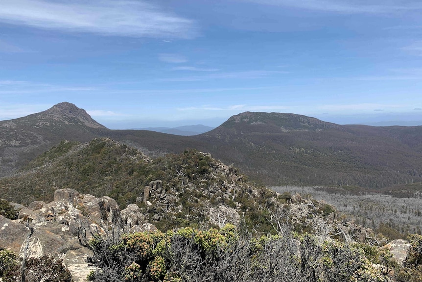 The view of the mountains from the peak of Collins Cap