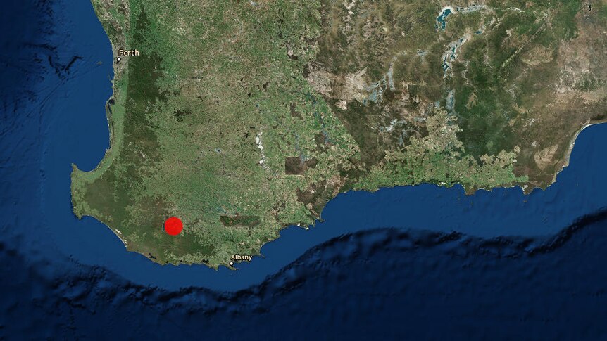 Map of the south west of Western Australia with a red dot to mark the quake zone