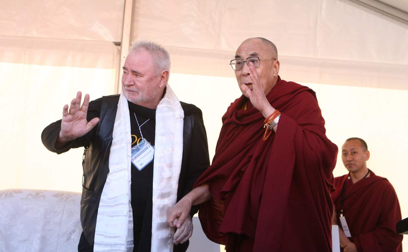 Les Twentyman meets the Dalai Lama.