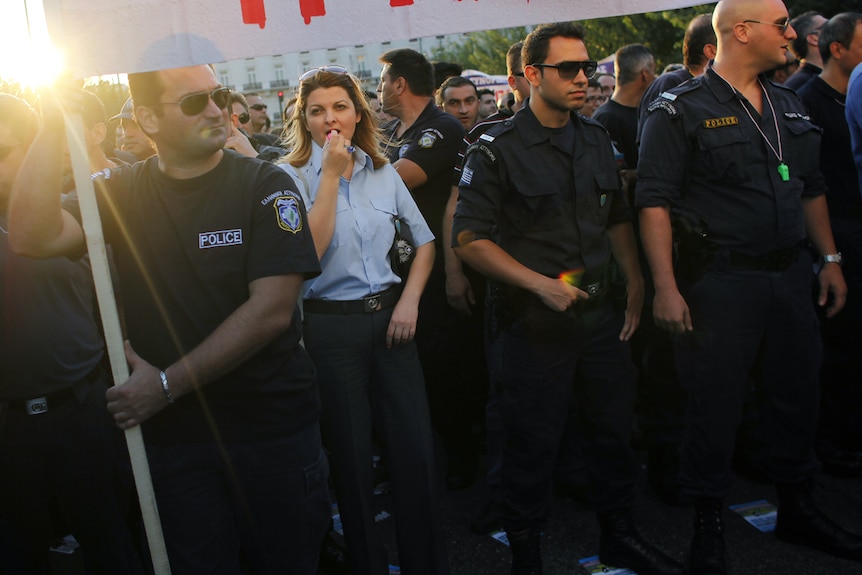 Greek police officers demonstrate in Athens on September 27, 2011.